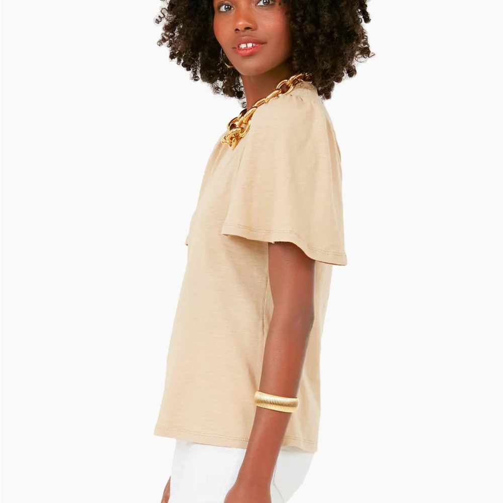 New no tags Tan‎ Tommy Short Sleeve Crewneck
POMANDER PLACE